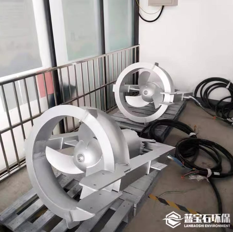 南京藍(lán)寶石環(huán)保有限公司為廣西某公司提供QHB3kW潛水混合液回流泵